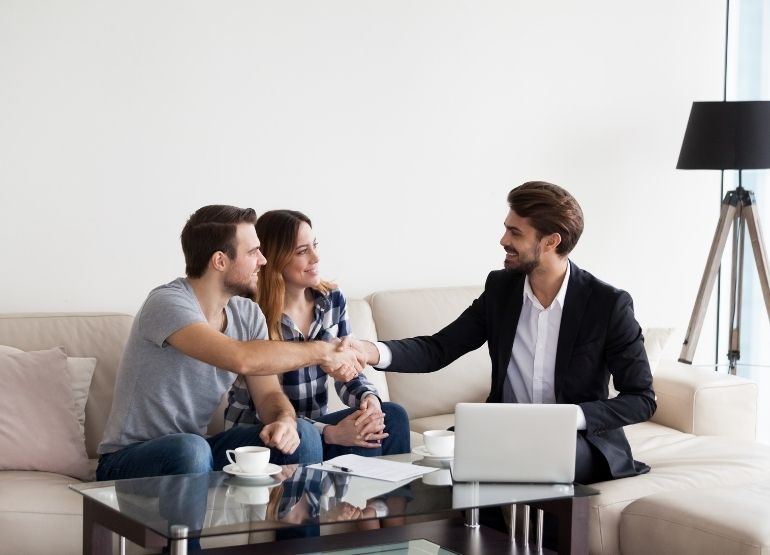 Navigating Home Buying: 4 Reasons to Engage a Real Estate Agent