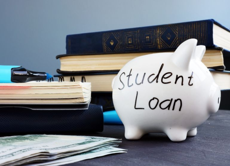 Demystifying the Relationship Between Student Loans and Mortgages